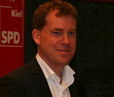 Datei:Ulf Kämpfer Nominierungsversammlung 2013.jpg