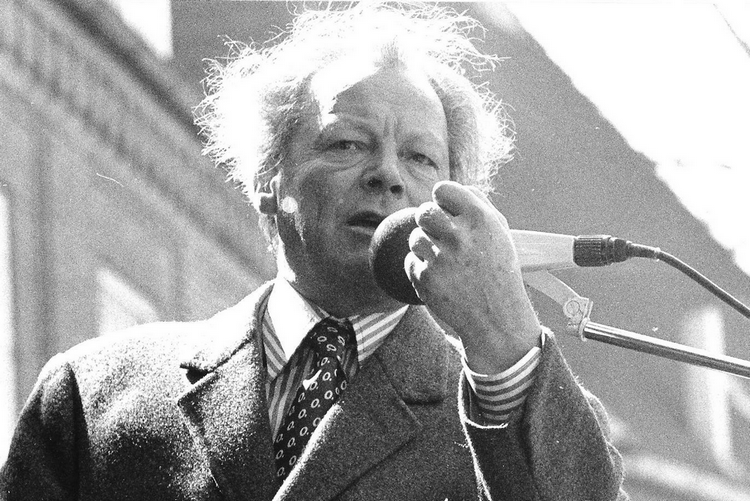 Datei:Willy Brandt 2.png