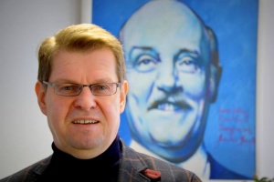 Ralf Stegner vor Jochen Steffen Portrait