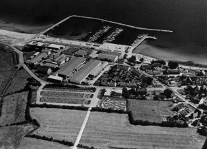 Schilksee 1965 O Hafen Luftbild.jpg